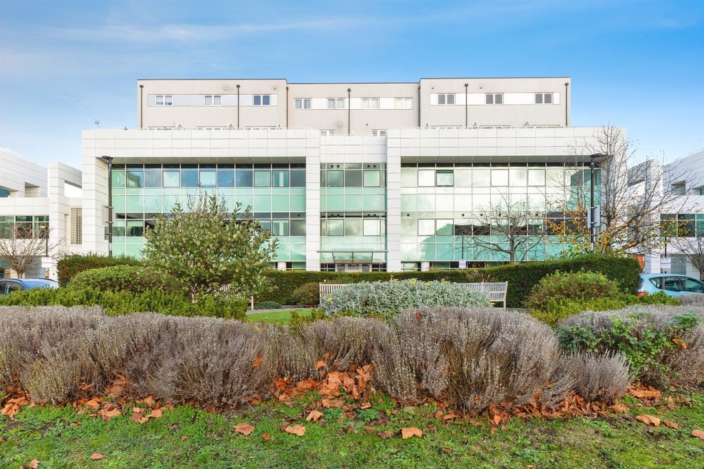 Property photo 2 of 17