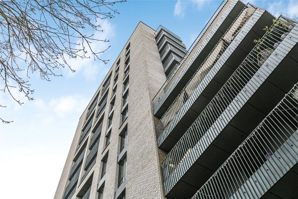 Property photo 1 of 19 Exterior