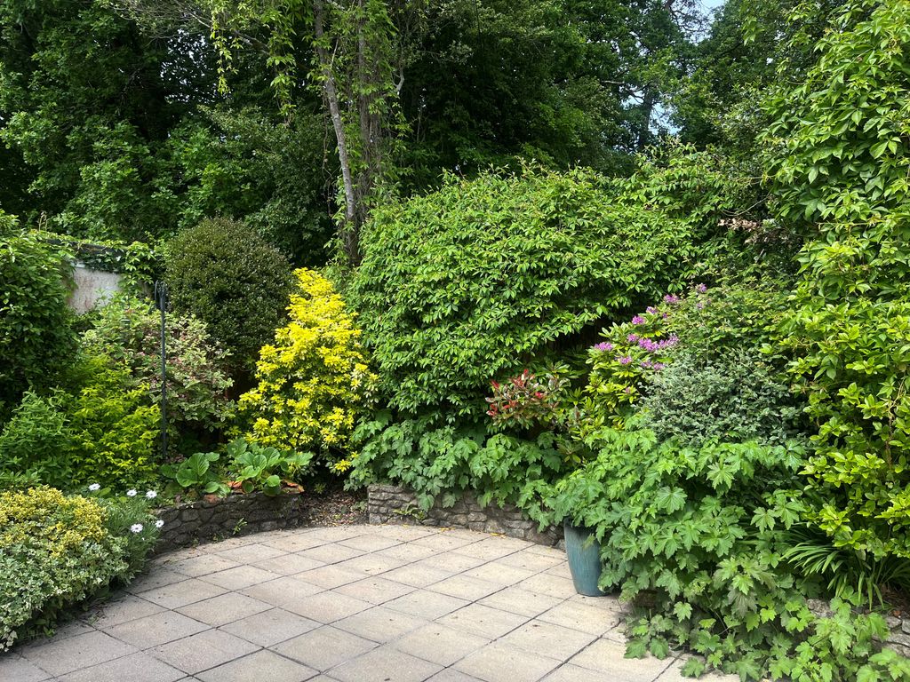 Property photo 2 of 19 Garden