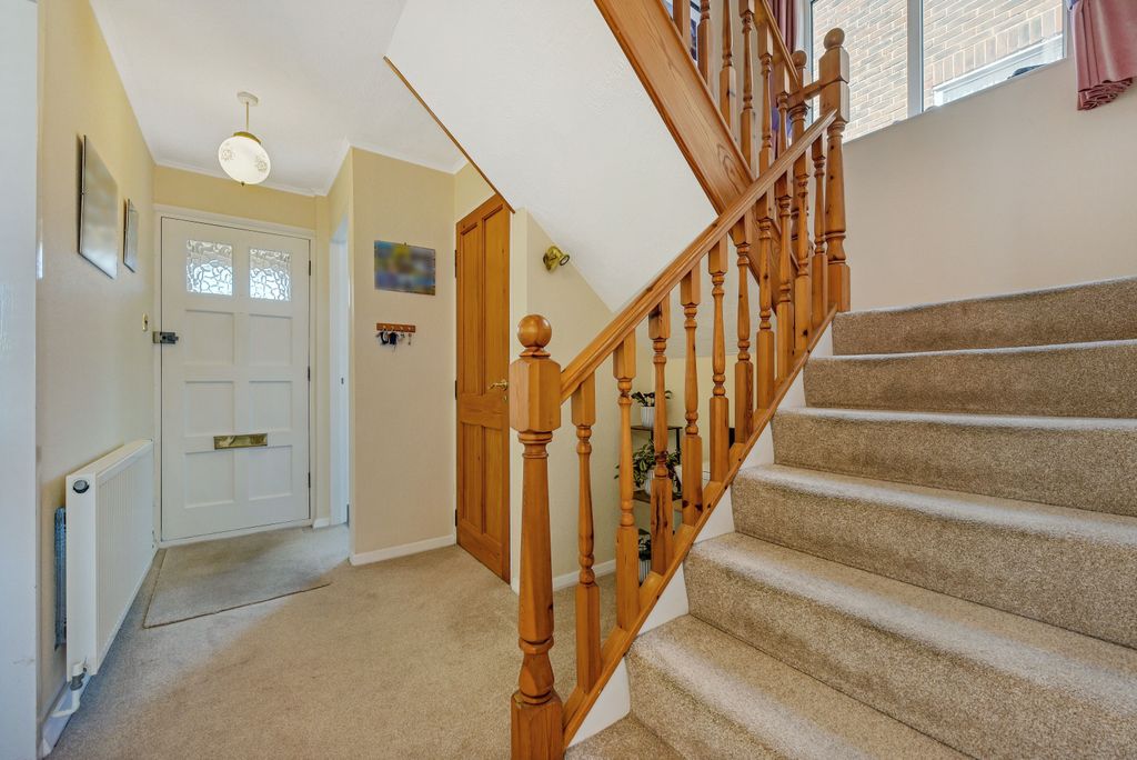 Property photo 2 of 33