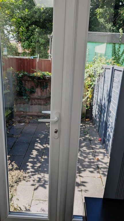 Property photo 3 of 10 Terrace / Patio