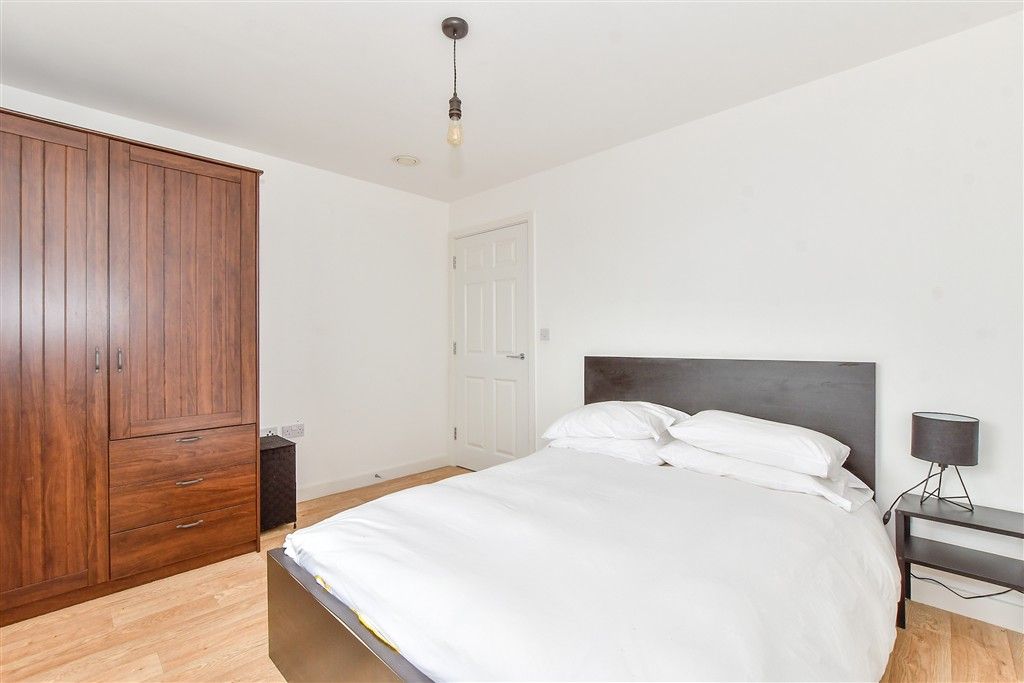 Property photo 2 of 7 Bedroom