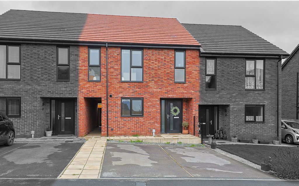 Property photo 3 of 27 Front.