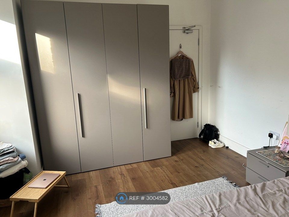 Property photo 2 of 6 Wardrobes