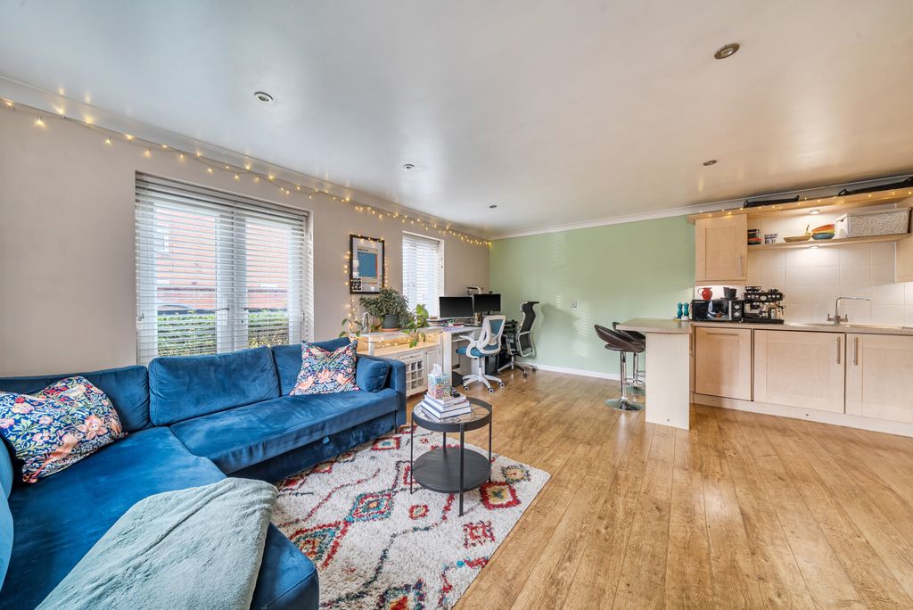 Property photo 2 of 12 Sitting Room