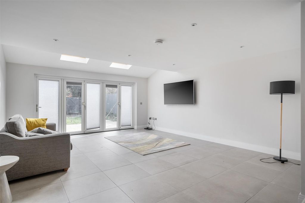 Property photo 2 of 19 1424198-5-69B060B46Eec1.Jpg