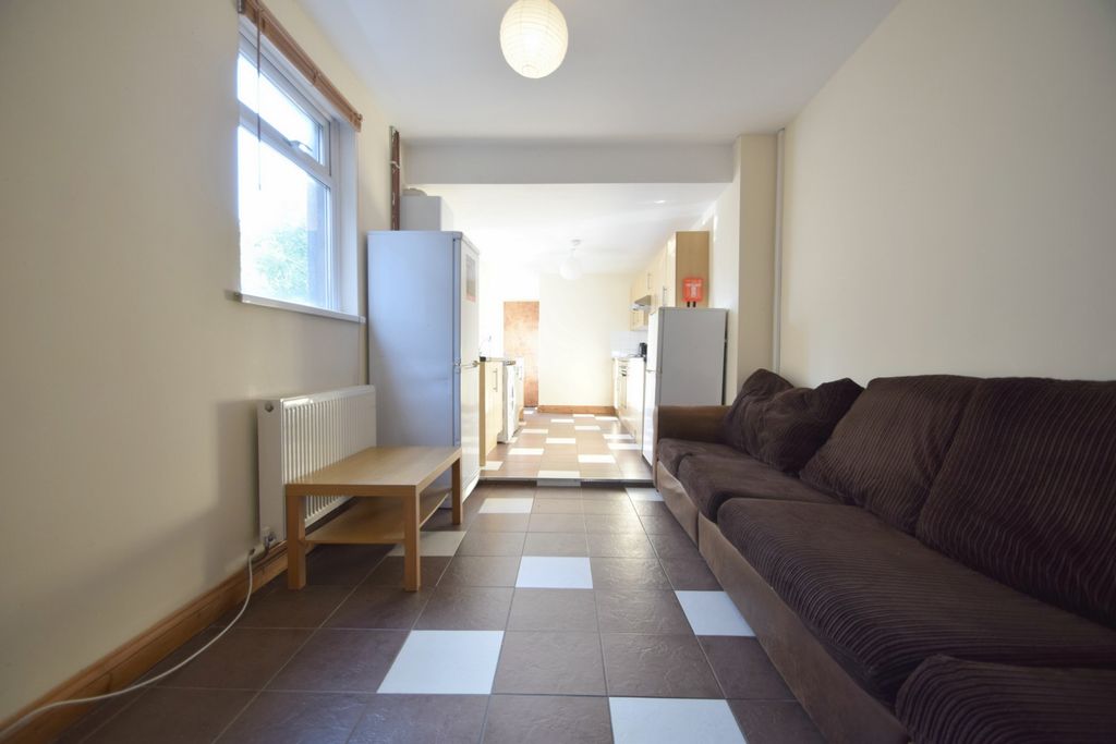 Property photo 1 of 15 Photo 9