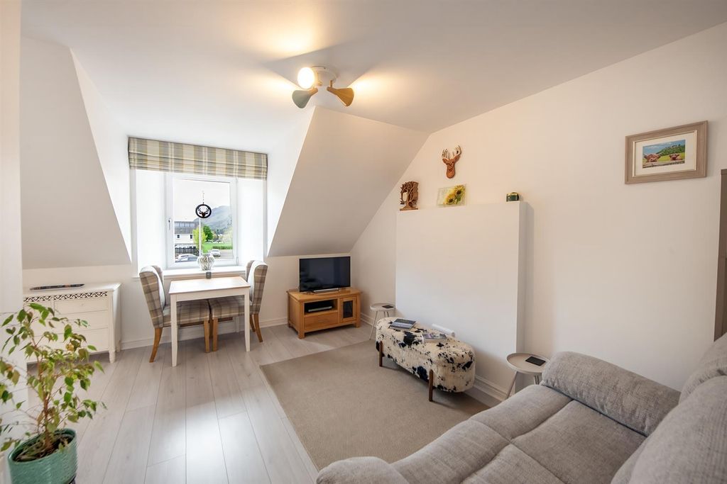 Property photo 2 of 14 Living/Dining Kitchen