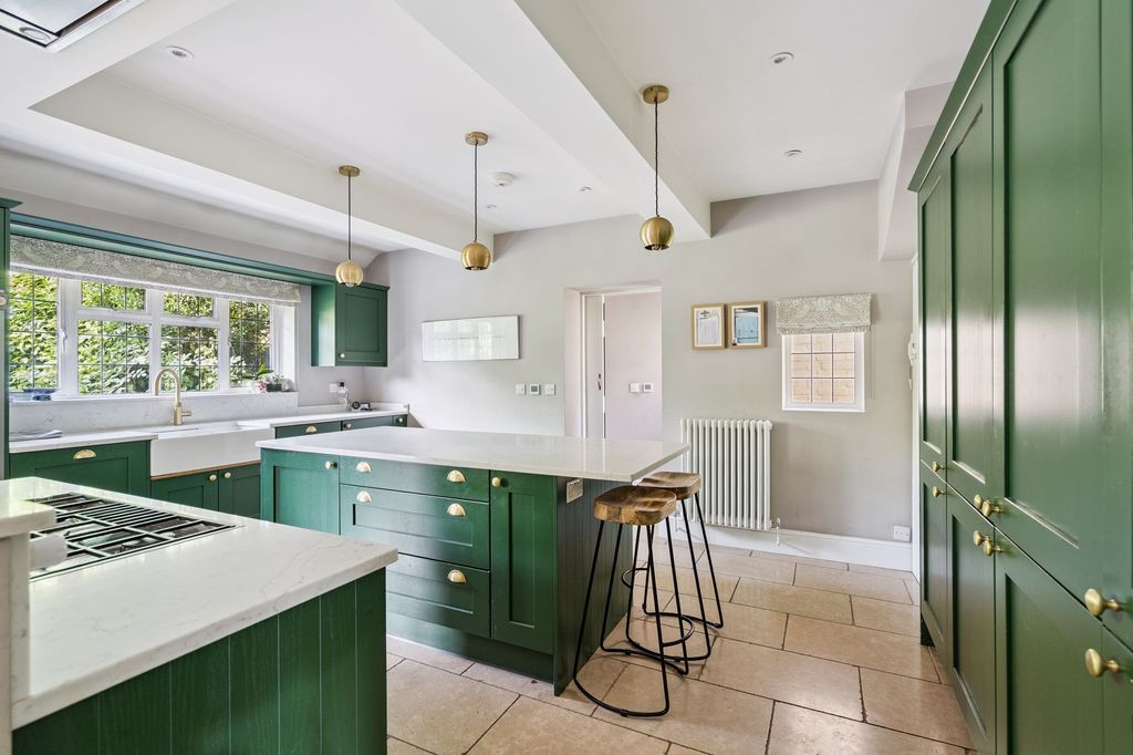 Property photo 2 of 23 Kitchen_Breakfast Room