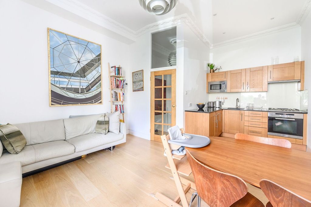 Property photo 2 of 19