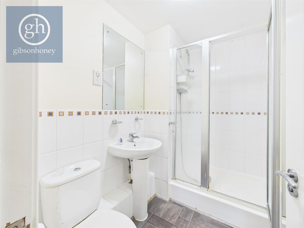 Property photo 3 of 9 Cam05080G0-Pr0246-Still004.Jpg