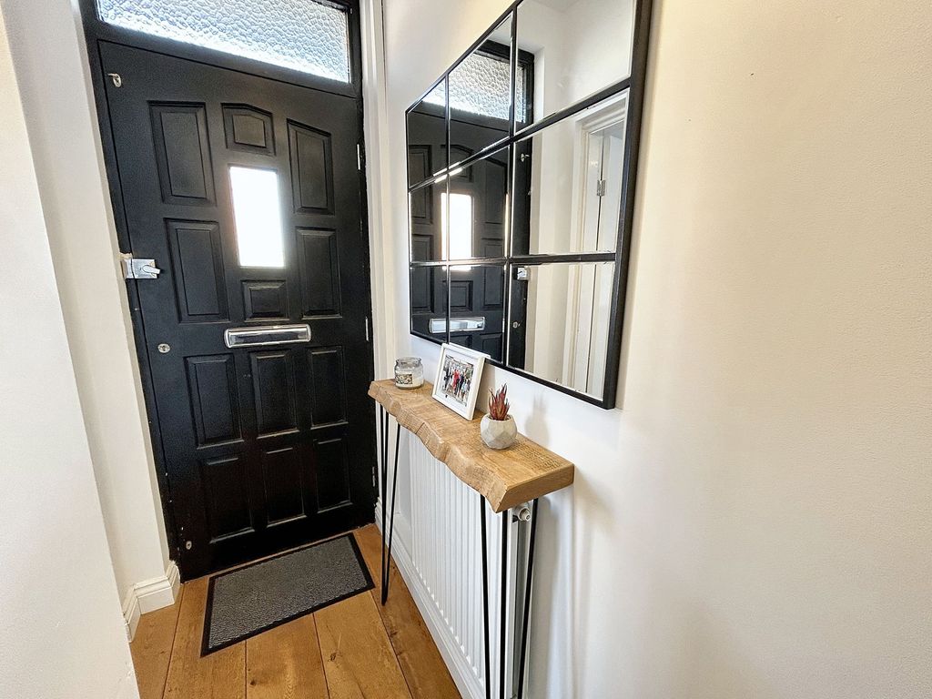 Property photo 2 of 31