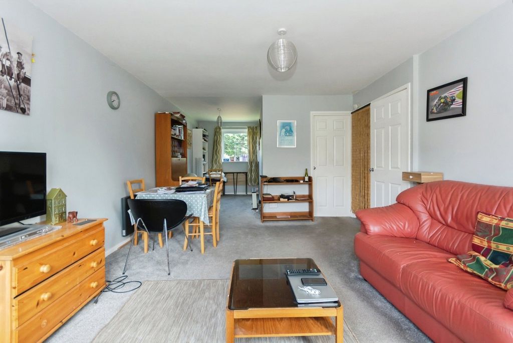 Property photo 3 of 17 Photo