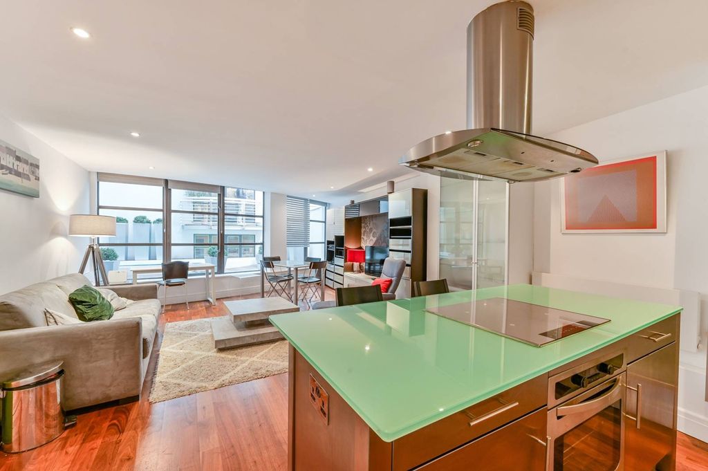 Property photo 3 of 8