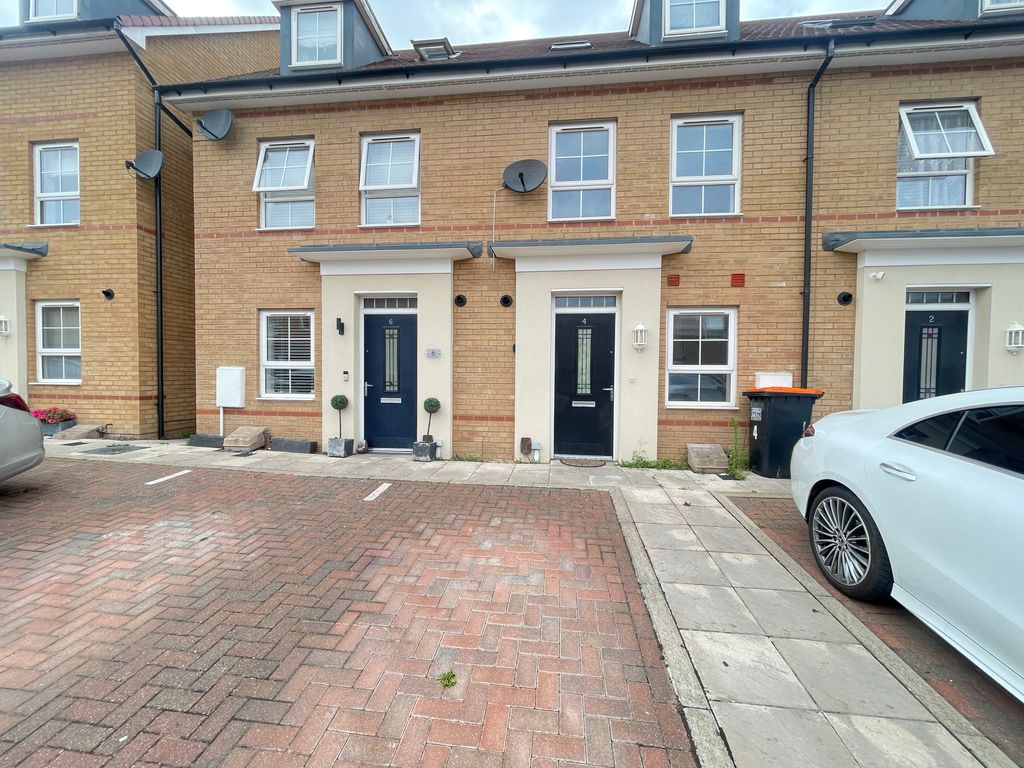 Property photo 1 of 9 Front