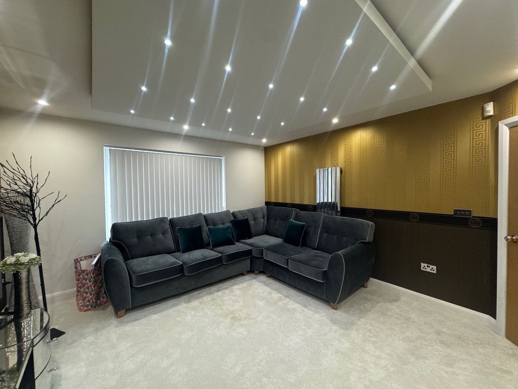 Property photo 3 of 20 Image