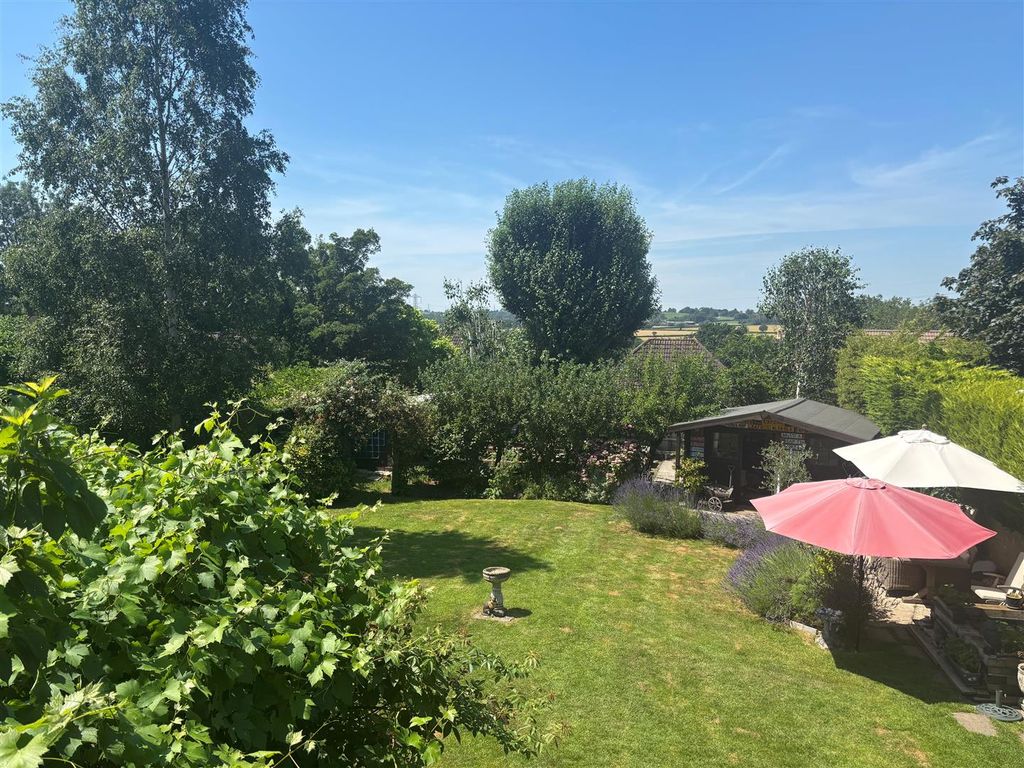 Property photo 2 of 35 Garden View.Jpg