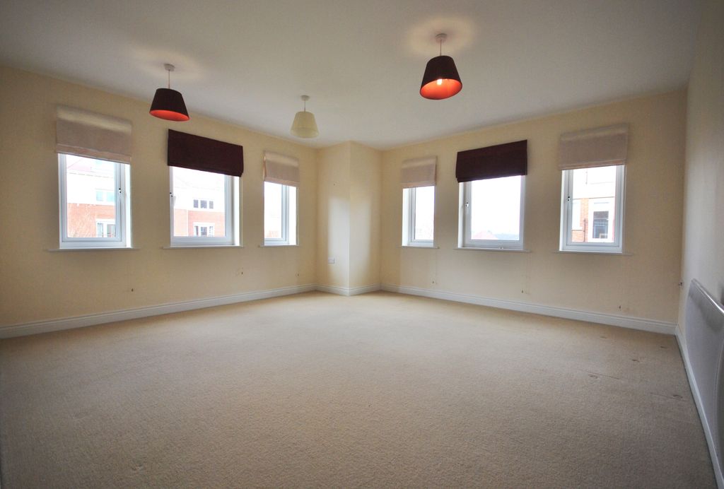 Property photo 3 of 7 Gallery