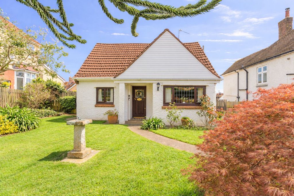 Property photo 2 of 27