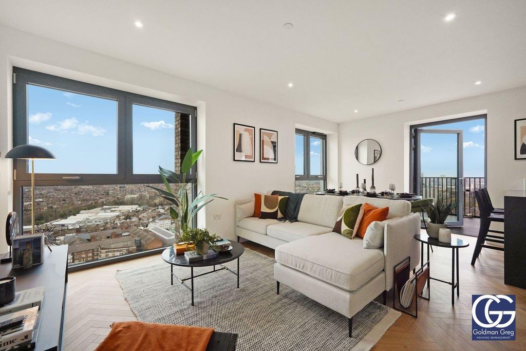 Property photo 1 of 28