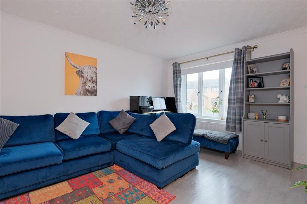 Property photo 2 of 20 Lounge