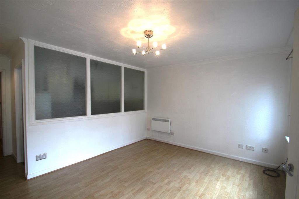 Property photo 2 of 8 Img_7864.Jpg