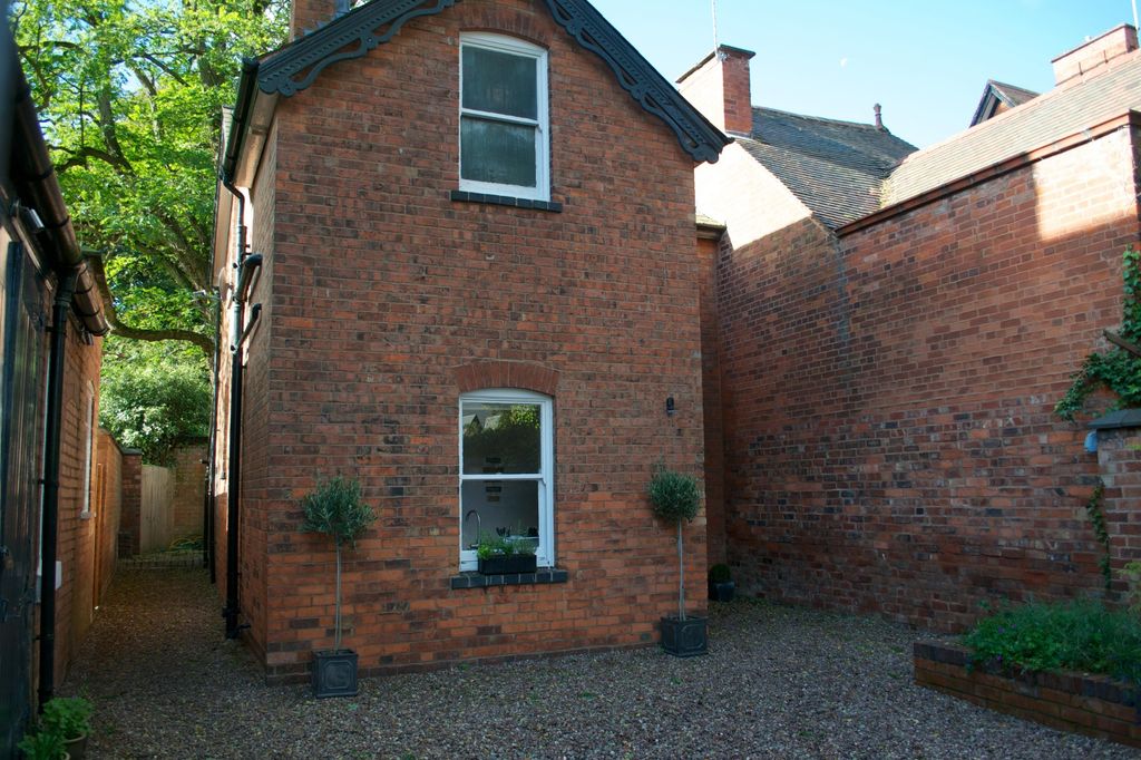 Property photo 1 of 11 Photo 08