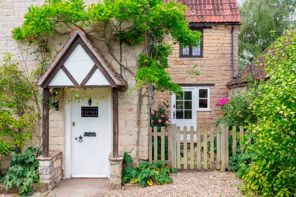 Property photo 2 of 26