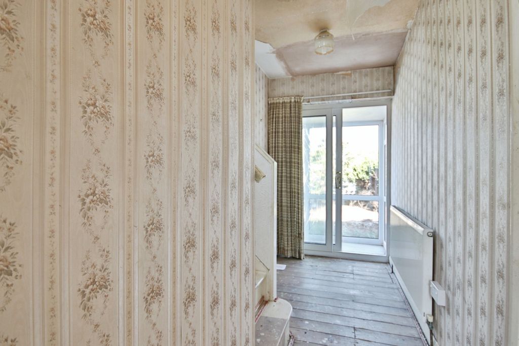 Property photo 2 of 19 4275885