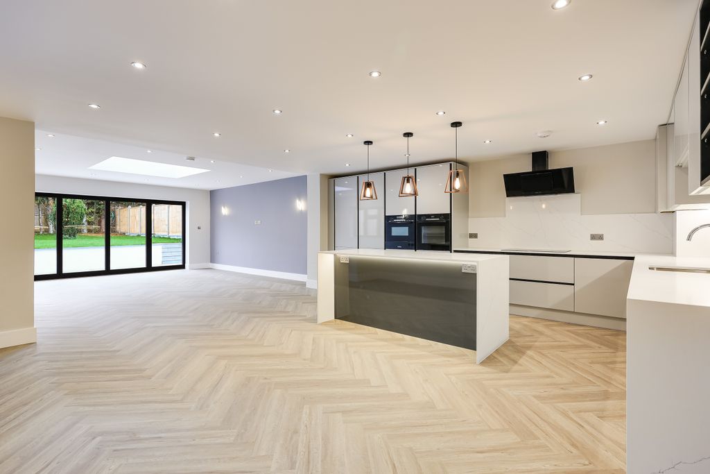 Property photo 3 of 29 Img13