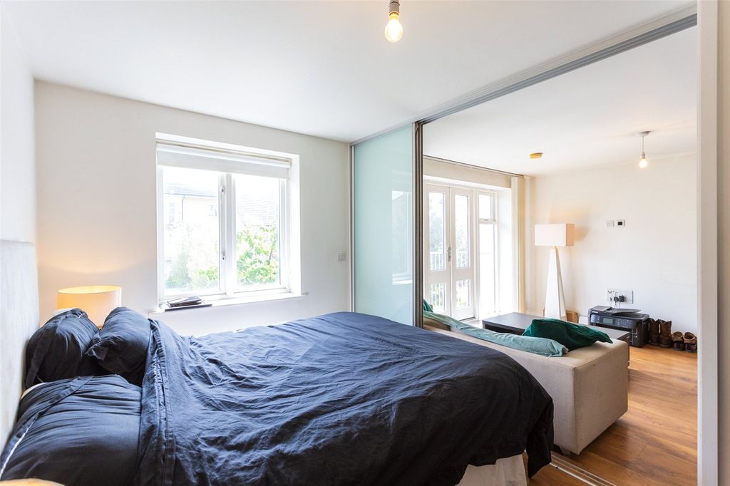 Property photo 2 of 10 Picture No. 13