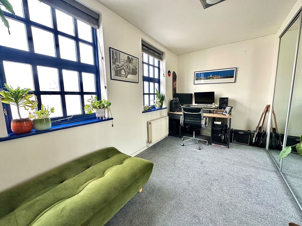 Additional image 10 of 2 bed flat for saleHood Street, Northampton NN1