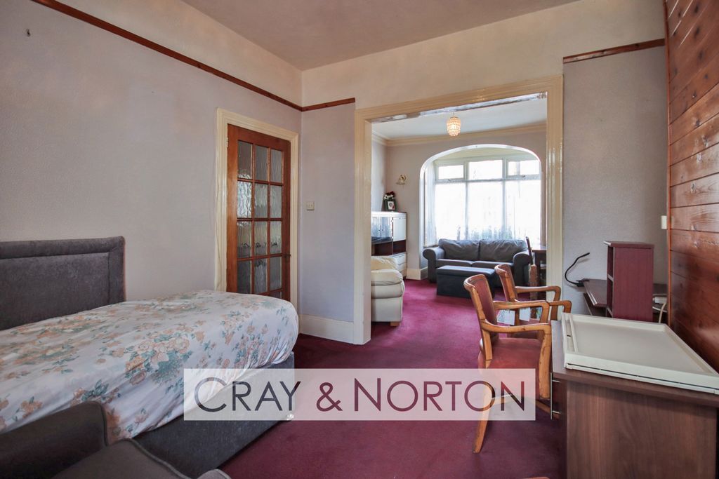 Property photo 2 of 12 Photo 3