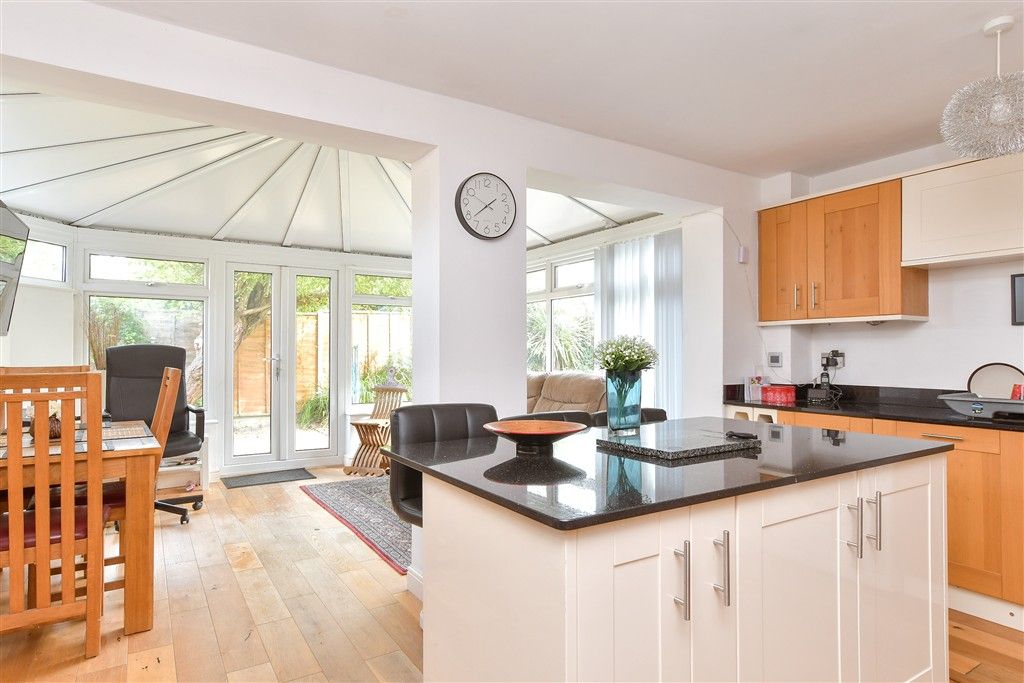 Property photo 3 of 14 Kitchen