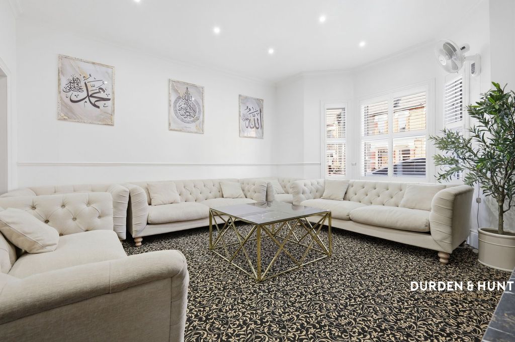 Property photo 2 of 34