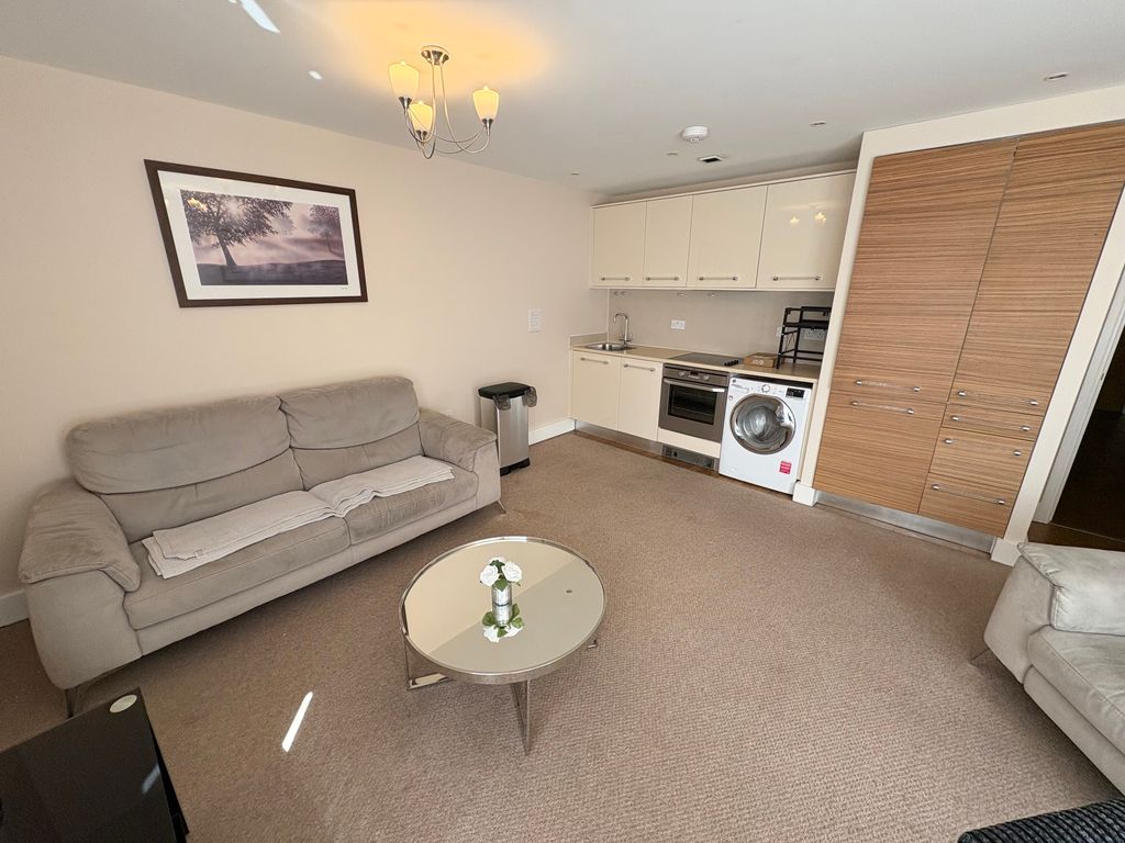 Property photo 3 of 8