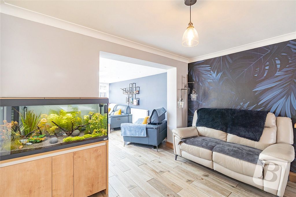 Property photo 3 of 20 Family Area