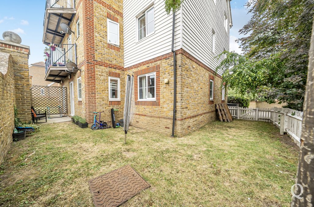 Property photo 3 of 20 2Ac99c63-4Fb2-454...