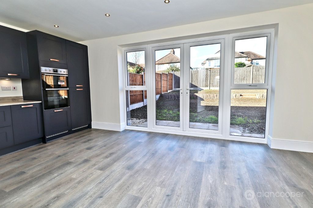 Property photo 3 of 22 5541675