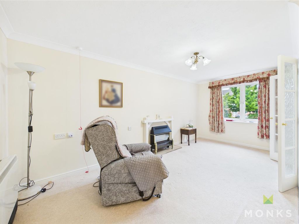 Property photo 2 of 9 Cam01420G0-Pr0650-Still007.Jpg