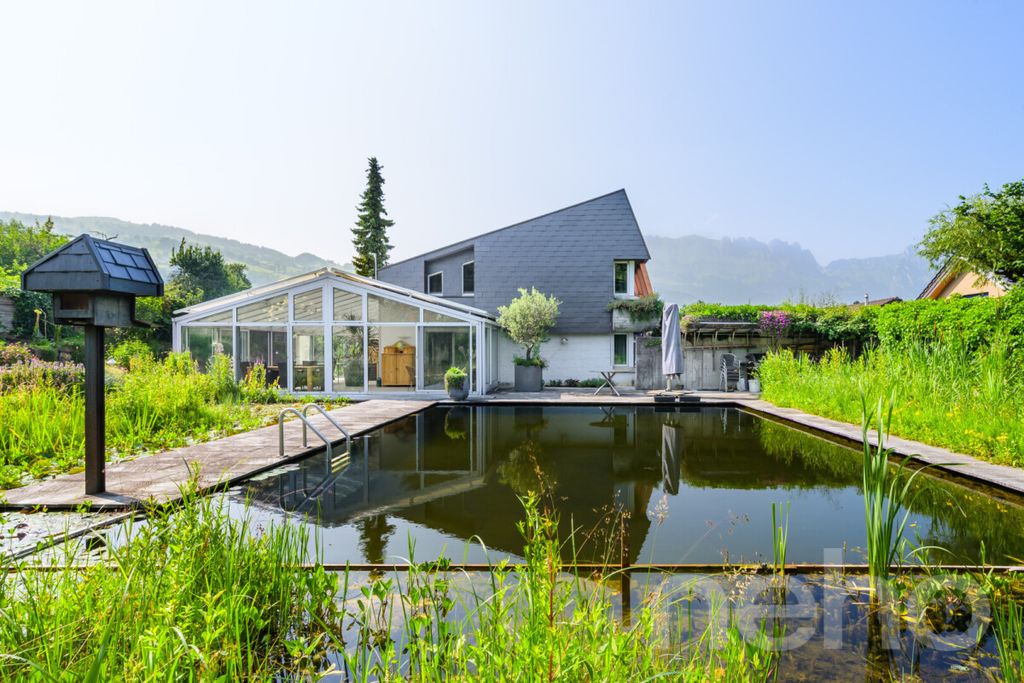 Property photo 3 of 13