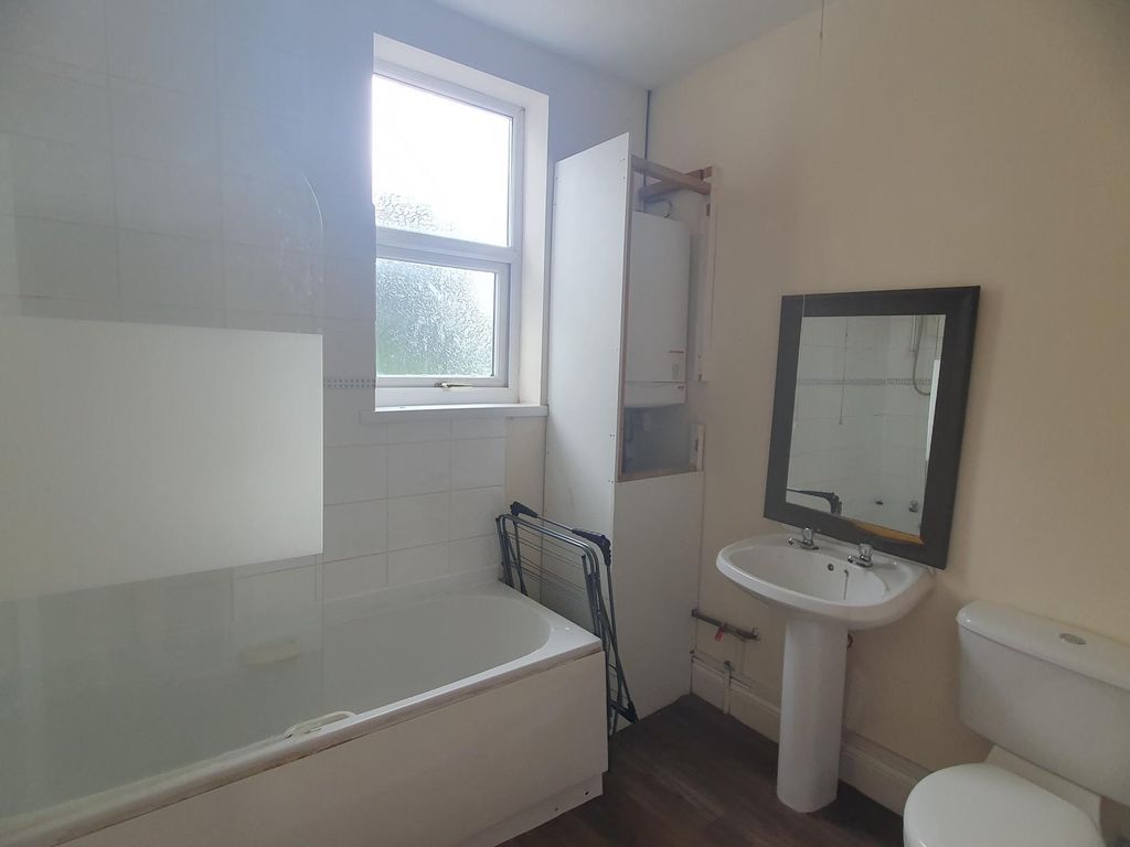 Property photo 3 of 9 Photo 1