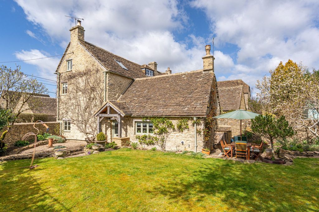 Property photo 1 of 18