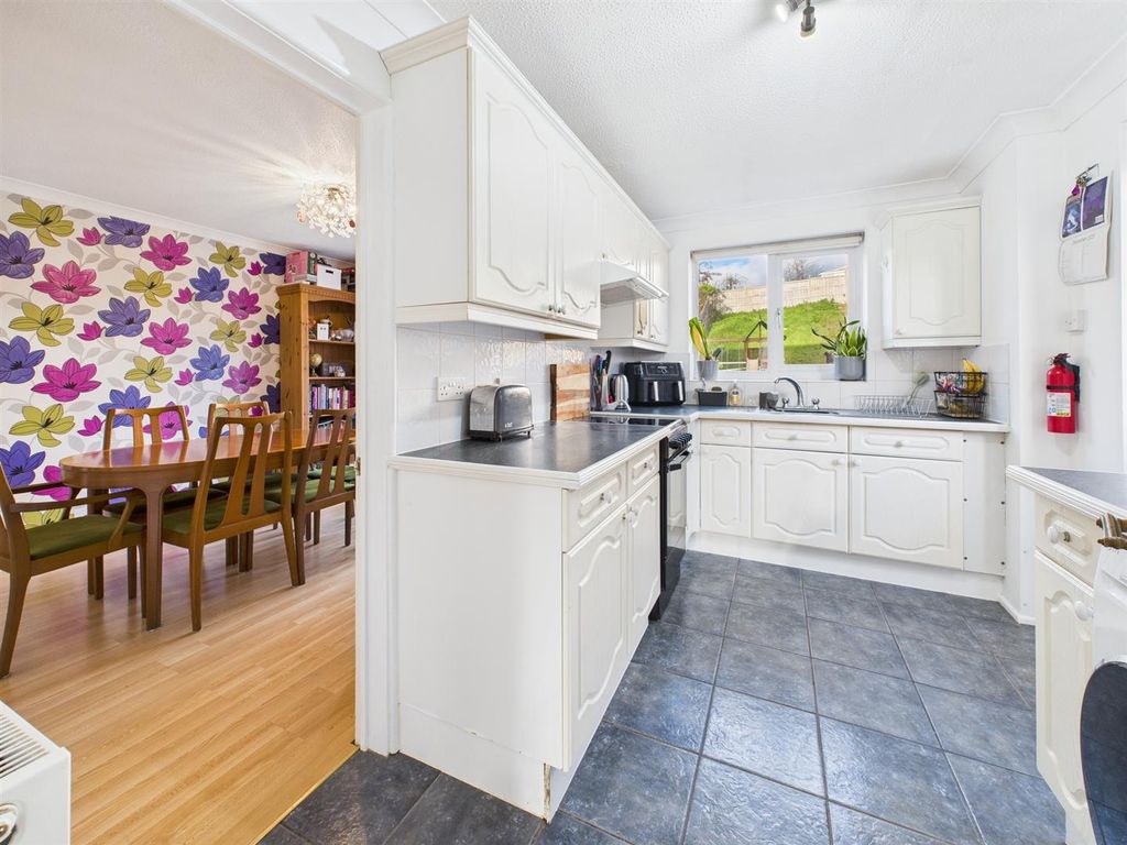 Property photo 2 of 12 Cam05510G0-Pr0117-Still003.Jpg