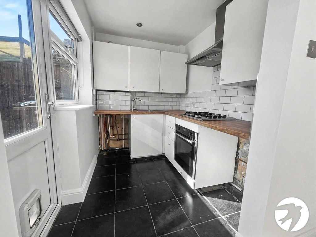 Property photo 3 of 8 Picture No. 05