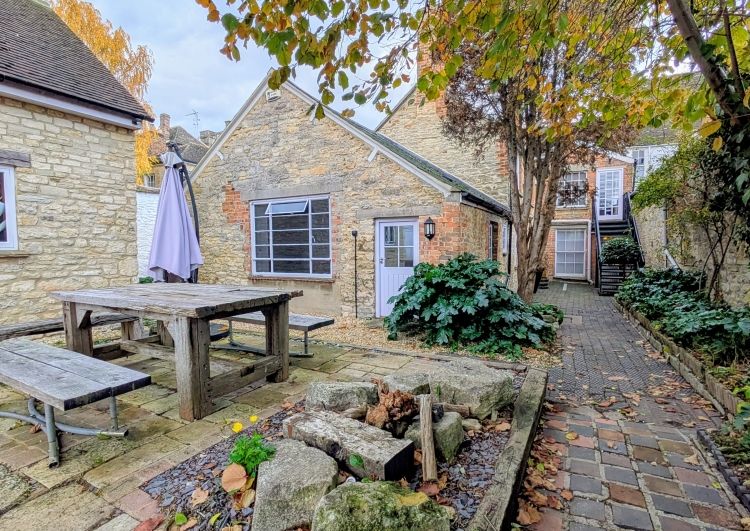 Property photo 1 of 7 Front v.1