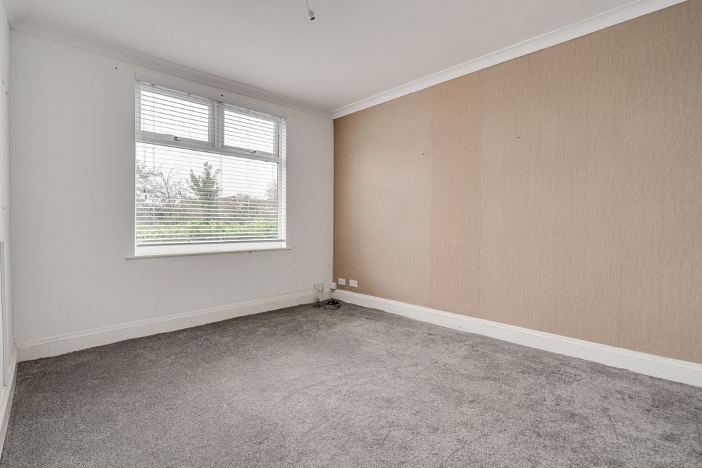 Property photo 3 of 23 3666639