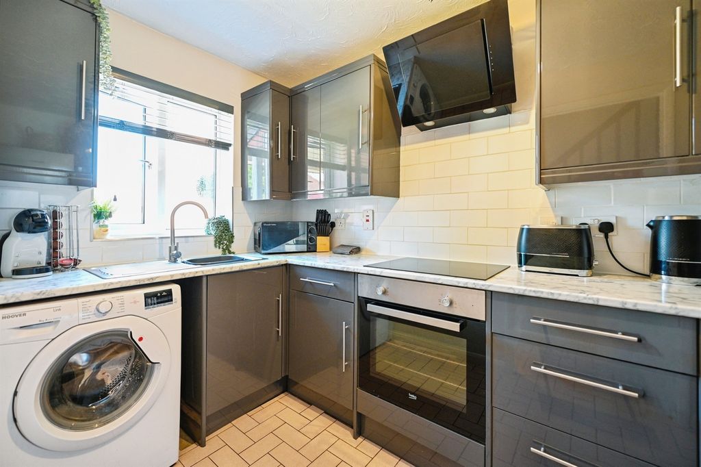 Property photo 2 of 16