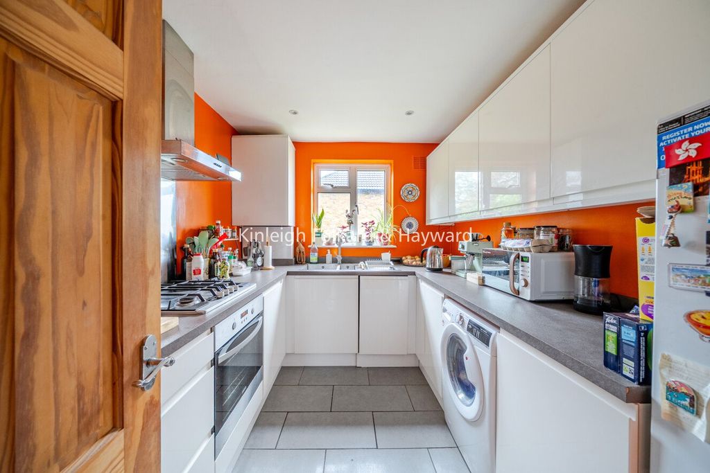 Property photo 3 of 11 Picture No. 15