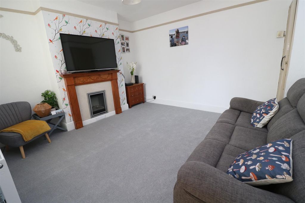 Property photo 2 of 17 Img_3479.Jpg